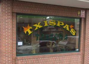 Espace extérieur du bar Txispas
