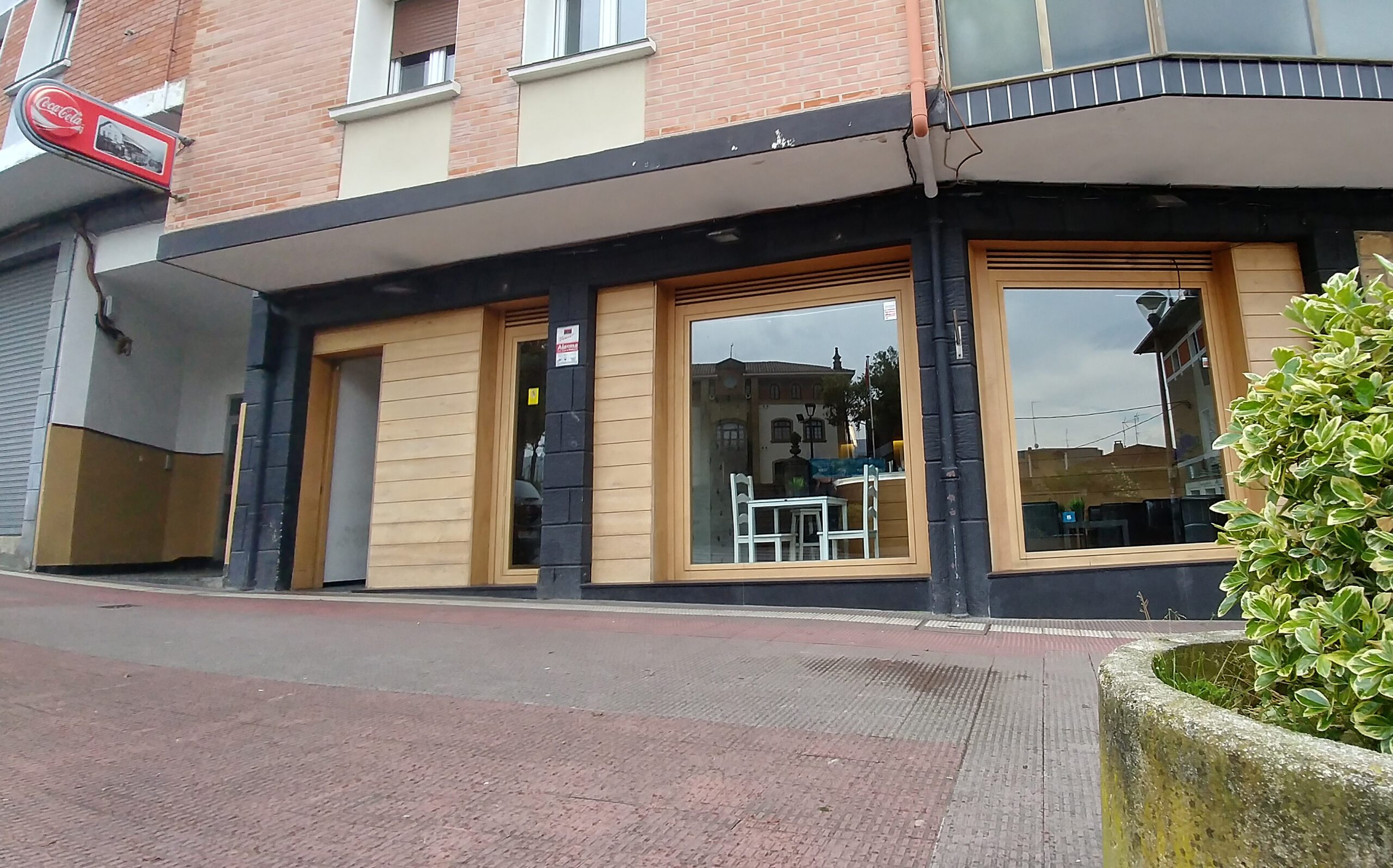 Espace extérieur du bar Portalena

